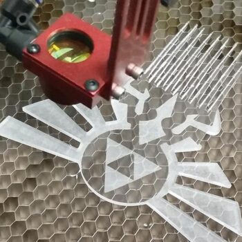 Intra απο ξύλο plywood 3mm-4mm πάχος - Triforce Haircomb Δίασταση 30x30 cm Intraeaxys-51rrzxr1 - Image 1