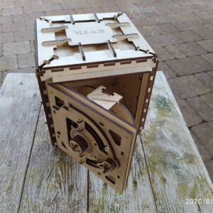 Intra απο ξύλο plywood 3mm-4mm πάχος - Ξύλινο Σετ Κατασκευής Safe 4mm Δίασταση 30x30 cm Intraeaxys-joedl361