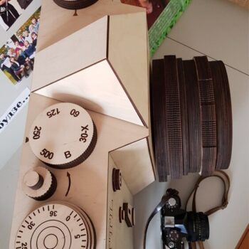 Intra απο ξύλο plywood 3mm-4mm πάχος - Ξύλινη κάμερα παιχνιδιών Δίασταση 30x30 cm Intraeaxys-joedl0n1 - Image 6