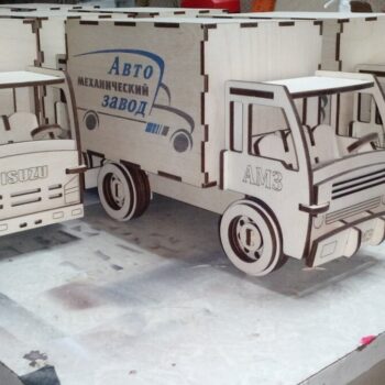 Intra απο ξύλο plywood 3mm-4mm πάχος - Box Truck Cargo Van Mini Truck Δίασταση 30x30 cm Intraeaxys-ro6y9mn7 - Image 1