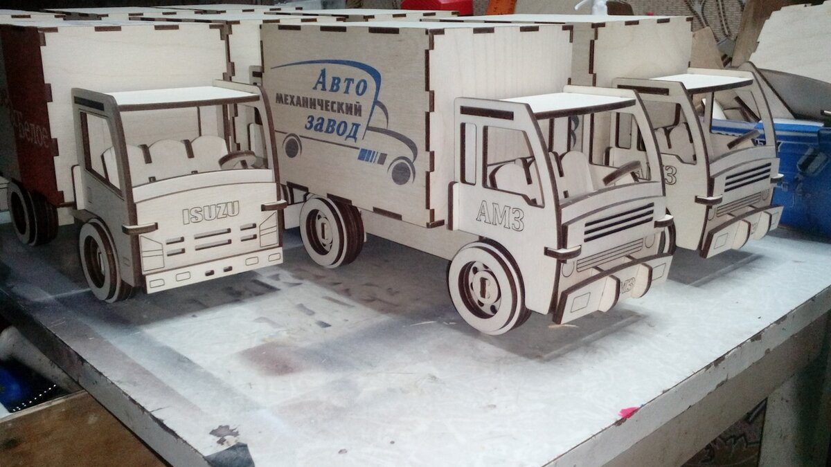 Intra απο ξύλο plywood 3mm-4mm πάχος - Box Truck Cargo Van Mini Truck Δίασταση 30x30 cm Intraeaxys-ro6y9mn7