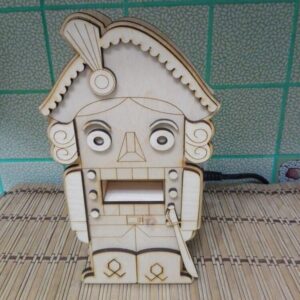 Intra απο ξύλο plywood 3mm-4mm πάχος - Ξύλινος Καρυοθραύστης Δίασταση 30x30 cm Intraeaxys-yon05rp7