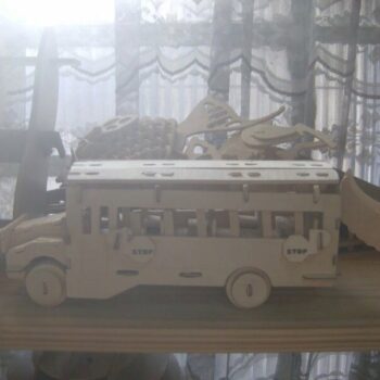 Intra απο ξύλο plywood 3mm-4mm πάχος - Σχολικό λεωφορείο Δίασταση 30x30 cm Intraeaxys-p7ymzlz7 - Image 1