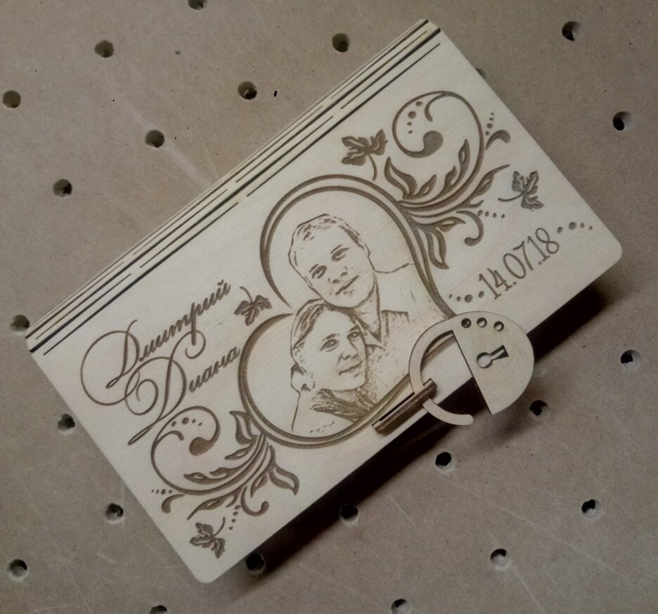 Intra απο ξύλο plywood 3mm-4mm πάχος - Ξύλινο διακοσμητικό κουτί σε σχήμα βιβλίου με λουκέτο Δίασταση 30x30 cm Intraeaxys-eoxldn4o