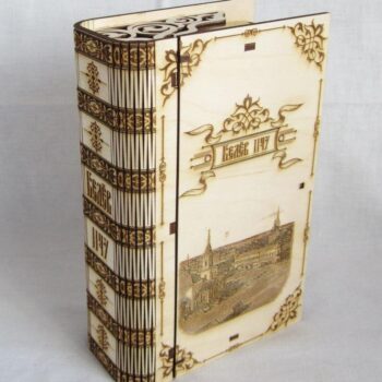 Intra απο ξύλο plywood 3mm-4mm πάχος - Χαραγμένο ξύλινο κουτί σε σχήμα βιβλίου με καπάκι Δίασταση 30x30 cm Intraeaxys-67wldw21 - Image 3