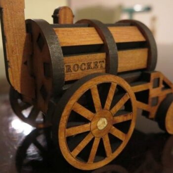 Intra απο ξύλο plywood 3mm-4mm πάχος - Μοντέλο Rocket Stephenson Δίασταση 30x30 cm Intraeaxys-voq2zk6o - Image 3