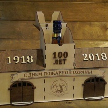 Intra απο ξύλο plywood 3mm-4mm πάχος - Σχάρα κρασιού μίνι μπαρ σε σχήμα πυροσβεστικού σταθμού με ποτηροθήκη Δίασταση 30x30 cm Intraeaxys-078ye35o - Image 3