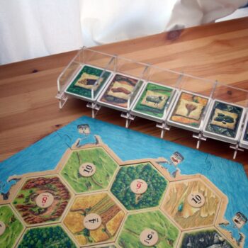 Intra απο ξύλο plywood 3mm-4mm πάχος - Κάτοχος κάρτας Catan Catan Organizer 1/8″ Ακρυλικό Δίασταση 20x20 cm Intraeaxys-p7ymzxr7 - Image 1