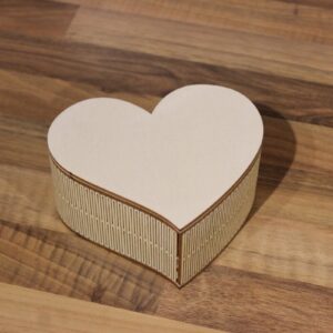 Intra απο ξύλο plywood 3mm-4mm πάχος - Κουτί καρδιάς Δίασταση 30x30 cm Intraeaxys-lopwzz7w