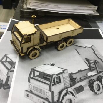 Intra απο ξύλο plywood 3mm-4mm πάχος - Πρότυπο φορτηγών παιχνιδιών Δίασταση 30x30 cm Intraeaxys-67wl4481 - Image 1