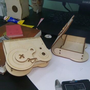 Intra απο ξύλο plywood 3mm-4mm πάχος - Ξύλινο κουτί με περιστροφικό μάνδαλο Δίασταση 30x30 cm Intraeaxys-zo9y04y7 - Image 1