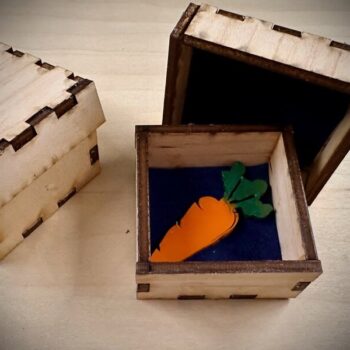 Intra απο ξύλο plywood 3mm-4mm πάχος - καρότο σε ένα κουτί Δίασταση 30x30 cm Intraeaxys-eo4qvgd7 - Image 1