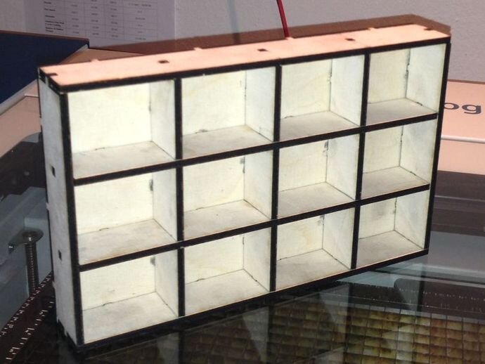 Intra απο ξύλο plywood 3mm-4mm πάχος - Κουτί σπόρων Δίασταση 30x30 cm Intraeaxys-p7y4z27q