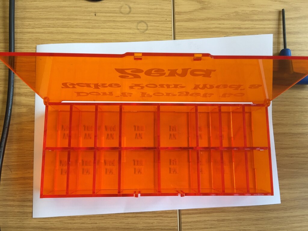 Intra απο ξύλο plywood 3mm-4mm πάχος - Κουτί αποθήκευσης διαμερίσματος με καπάκι Δίασταση 30x30 cm Intraeaxys-lopq0q67