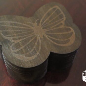 Intra απο ξύλο plywood 3mm-4mm πάχος - Κουτί πεταλούδας με καπάκι Δίασταση 30x30 cm Intraeaxys-d1lvdwgo - Image 1