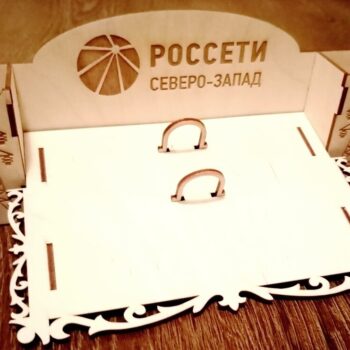 Intra απο ξύλο plywood 3mm-4mm πάχος - Επιτραπέζια Βάση Ημερολογίου με θήκη για στυλό Δίασταση 30x30 cm Intraeaxys-p7ymjpr7 - Image 1