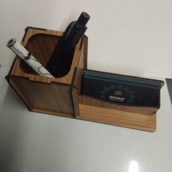 Intra απο ξύλο plywood 3mm-4mm πάχος - Βάση επαγγελματικών καρτών με θήκη μαρκαδόρου Δίασταση 30x30 cm Intraeaxys-6o3y3rj7 - Image 4