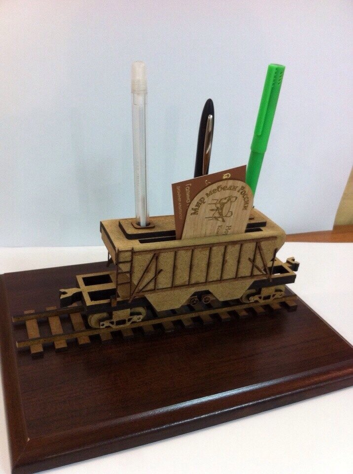 Intra απο ξύλο plywood 3mm-4mm πάχος - Desk Organizer Railway Grain Wagon Δίασταση 30x30 cm Intraeaxys-lopqprz7