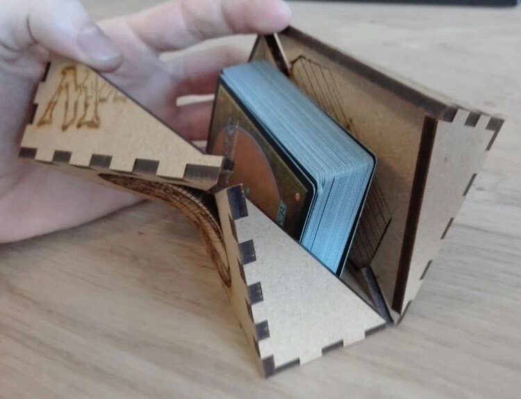 Intra απο ξύλο plywood 3mm-4mm πάχος - Card Deck Box 4mm Δίασταση 30x30 cm Intraeaxys-joedjn61