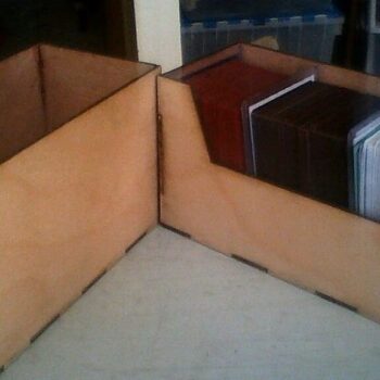 Intra απο ξύλο plywood 3mm-4mm πάχος - Συλλεκτικό κουτί τράπουλας για παιχνίδια Δίασταση 30x30 cm Intraeaxys-zo9yg647 - Image 3