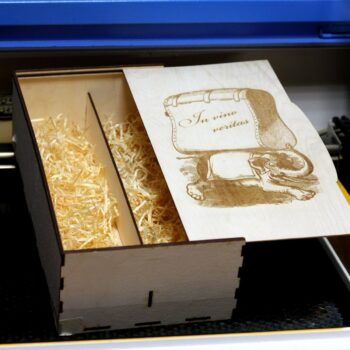 Intra απο ξύλο plywood 3mm-4mm πάχος - Κουτί δώρου για 2 μπουκάλια Δίασταση 30x30 cm Intraeaxys-078zrq75 - Image 1