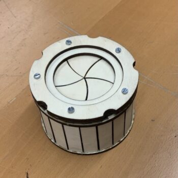 Intra απο ξύλο plywood 3mm-4mm πάχος - Iris Box Δίασταση 30x30 cm Intraeaxys-51rr3wv1 - Image 1