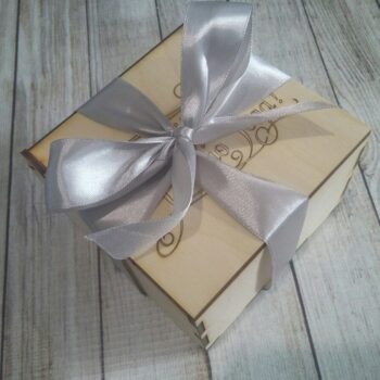 Intra απο ξύλο plywood 3mm-4mm πάχος - Ξύλινο Κουτί με Παιχνίδια Χιονιού 100x100x75mm Δίασταση 30x30 cm Intraeaxys-51rrk2m1 - Image 4