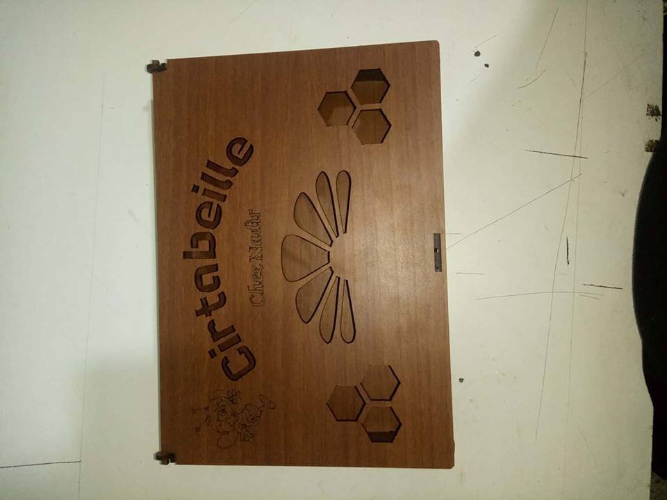 Intra απο ξύλο plywood 3mm-4mm πάχος - Ξύλινο κουτί γλυκών Δίασταση 30x30 cm Intraeaxys-d1lvpgxo