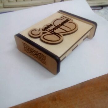 Intra απο ξύλο plywood 3mm-4mm πάχος - Χαραγμένο Flash Drive Κουτί δώρου 4mm Δίασταση 30x30 cm Intraeaxys-075yrpmo - Image 1