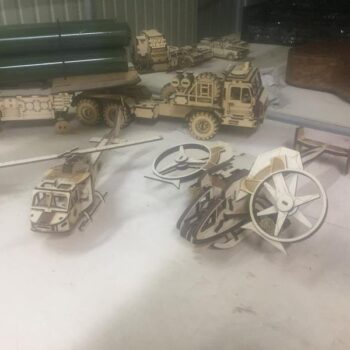 Intra απο ξύλο plywood 3mm-4mm πάχος - Στρατιωτικό Ελικόπτερο 3D Model Kit Δίασταση 30x30 cm Intraeaxys-eoxlpwxo - Image 1