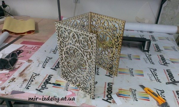 Intra απο ξύλο plywood 3mm-4mm πάχος - Λάμπα Δίασταση 30x30 cm Intraeaxys-51rn6r76