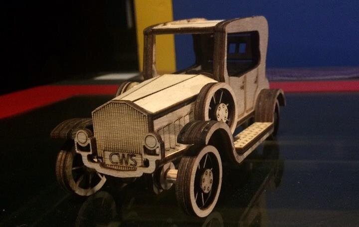 Intra απο ξύλο plywood 3mm-4mm πάχος - Πρότυπο ρετρό αυτοκινήτου Δίασταση 30x30 cm Intraeaxys-r1z2rgw1