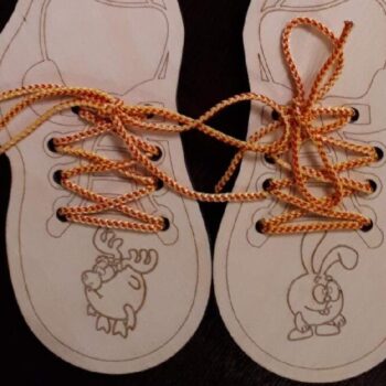 Intra απο ξύλο plywood 3mm-4mm πάχος - Ξύλινο Παιχνίδι Δαντέλα Δαντέλα Βοήθημα για Παιδιά Δίασταση 30x30 cm Intraeaxys-eoxldpjo - Image 1