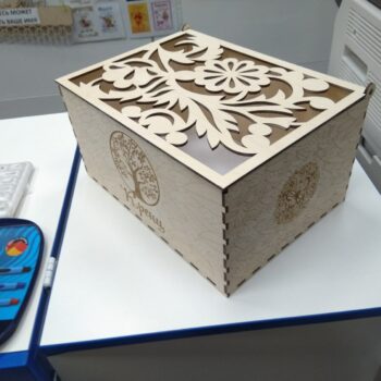 Intra απο ξύλο plywood 3mm-4mm πάχος - Διακοσμητικό Χαραγμένο Ξύλινο Κουτί με Καπάκι Για Έγγραφα Α4 Δίασταση 30x30 cm Intraeaxys-eoxl6m4o - Image 1