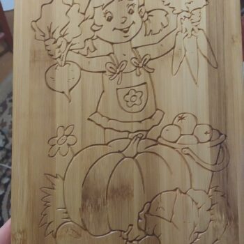 Intra απο ξύλο plywood 3mm-4mm πάχος - CNC Router Food Cutting Board Girl Design Girl With Vegetables Δίασταση 30x30 cm Intraeaxys-r1z28421 - Image 1