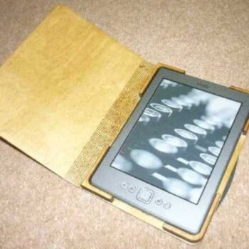 Intra απο ξύλο plywood 3mm-4mm πάχος - Θήκη Kindle Δίασταση 30x30 cm Intraeaxys-zo9q9w1k - Image 1