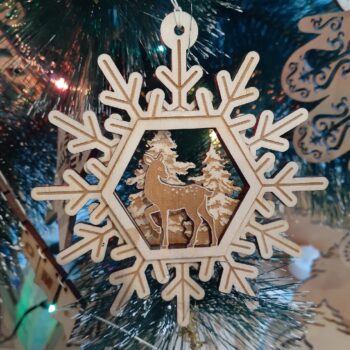 Intra απο ξύλο plywood 3mm-4mm πάχος - Παιχνίδια Χριστουγεννιάτικου Δέντρου από ξύλινα ελάφια Snowflakes Δίασταση 30x30 cm Intraeaxys-yon0yjg7 - Image 1