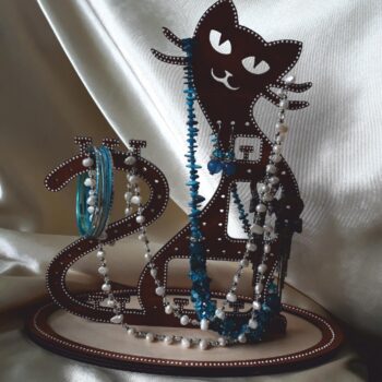 Intra απο ξύλο plywood 3mm-4mm πάχος - Kitty Cat Stand για κοσμήματα Δίασταση 30x30 cm Intraeaxys-yon0z3k7 - Image 1