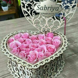 Intra απο ξύλο plywood 3mm-4mm πάχος - Κουτί σε σχήμα καρδιάς με καπάκι Δίασταση 30x30 cm Intraeaxys-e1gkp3vo