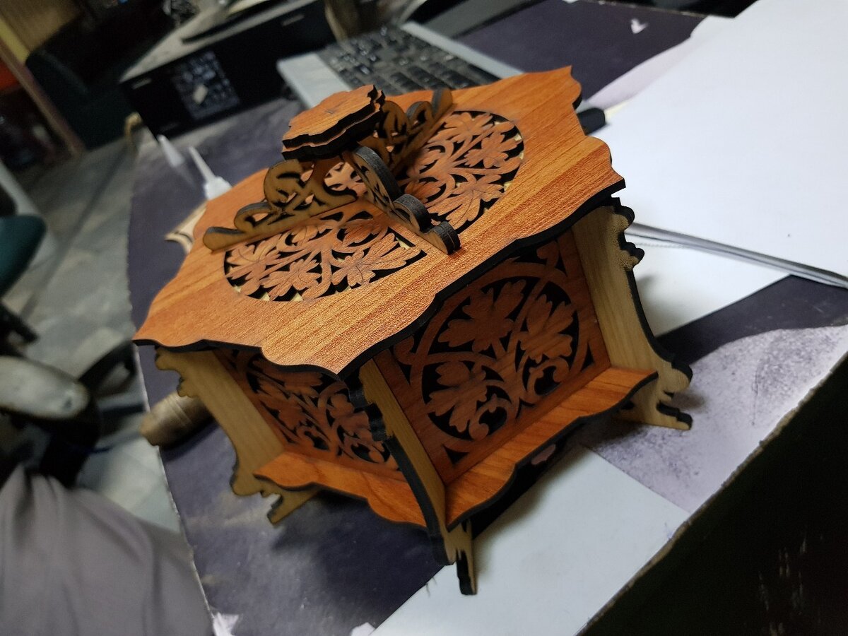 Intra απο ξύλο plywood 3mm-4mm πάχος - Ξύλινο εξάγωνο κουτί CNC πρότυπο λέιζερ δρομολογητή Αρχείο PDF Δίασταση 30x30 cm Intraeaxys-ro6y6l37