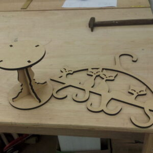 Intra απο ξύλο plywood 3mm-4mm πάχος - Κρεμάστρα ρούχων για γάτες Δίασταση 30x30 cm Intraeaxys-d1lerx7m