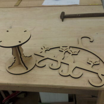 Intra απο ξύλο plywood 3mm-4mm πάχος - Κρεμάστρα ρούχων για γάτες Δίασταση 30x30 cm Intraeaxys-d1lerx7m - Image 1