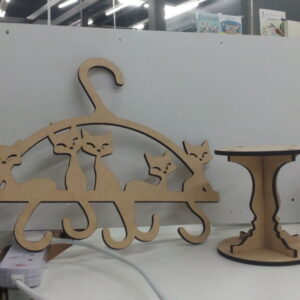 Intra απο ξύλο plywood 3mm-4mm πάχος - Κρεμάστρα ουράς γάτας Δίασταση 30x30 cm Intraeaxys-voq0q572