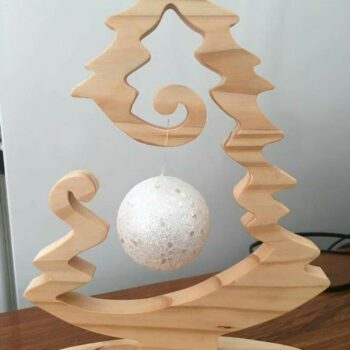 Intra απο ξύλο plywood 3mm-4mm πάχος - Χριστουγεννιάτικο δέντρο για στολίδια Χριστουγεννιάτικη βάση Δίασταση 10x10 cm Intraeaxys-e1gk43xo - Image 1