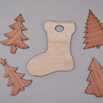 Intra απο ξύλο plywood 3mm-4mm πάχος - Χριστουγεννιάτικη κάλτσα με ξύλινη αποκοπή σχήματος ημιτελής Δίασταση 30x30 cm Intraeaxys-51rrn8d1 - Image 1