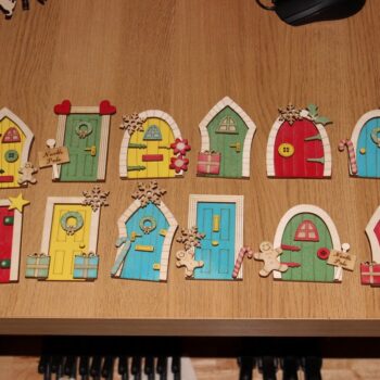 Intra απο ξύλο plywood 3mm-4mm πάχος - Χριστουγεννιάτικα Διακοσμητικά Πόρτας Στολίδια Πόρτας Δίασταση 10x10 cm Intraeaxys-6o3y3zk7 - Image 1