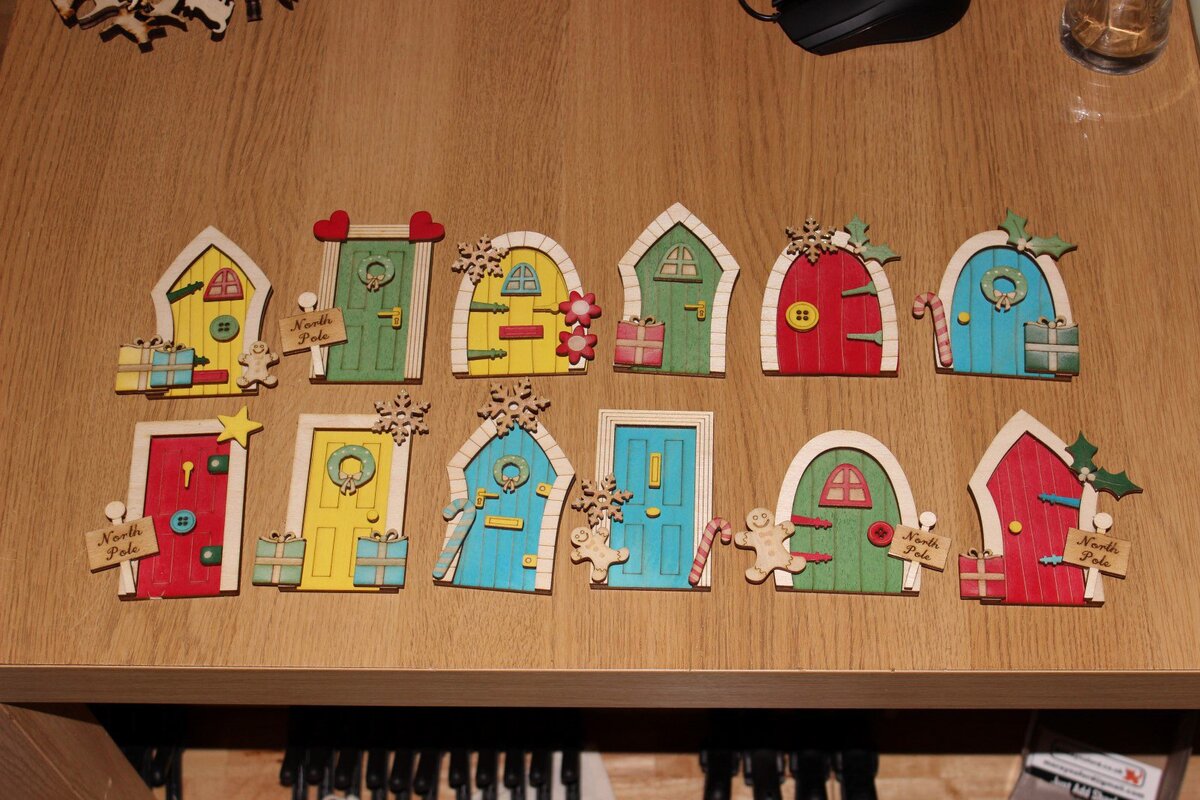 Intra απο ξύλο plywood 3mm-4mm πάχος - Χριστουγεννιάτικα Διακοσμητικά Πόρτας Στολίδια Πόρτας Δίασταση 10x10 cm Intraeaxys-6o3y3zk7