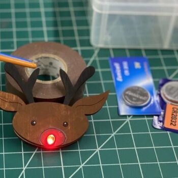 Intra απο ξύλο plywood 3mm-4mm πάχος - Τάρανδος Light Up Pin Δίασταση 30x30 cm Intraeaxys-lopqz8x7 - Image 1