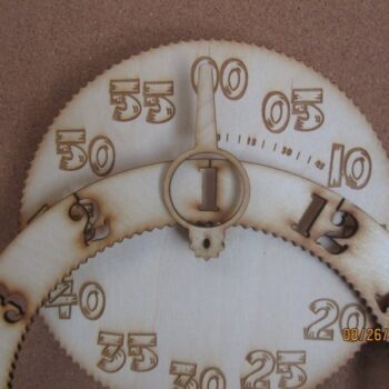 Intra απο ξύλο plywood 3mm-4mm πάχος - Ρολόι με γρανάζια Δίασταση 30x30 cm Intraeaxys-eox8lgx1 - Image 1