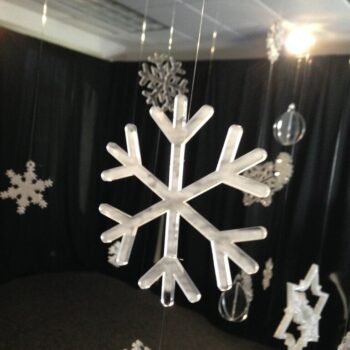 Intra απο ξύλο plywood 3mm-4mm πάχος - Στολίδια από νιφάδες χιονιού Δίασταση 10x10 cm Intraeaxys-91jd60p1 - Image 1